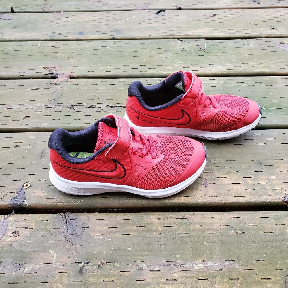 Star Nike Runner Shoe